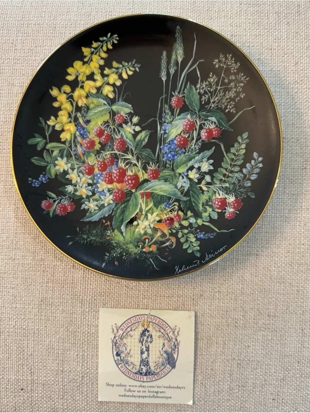 4 Decorative Wall plates German, from Bavaria, summer flowers and berries